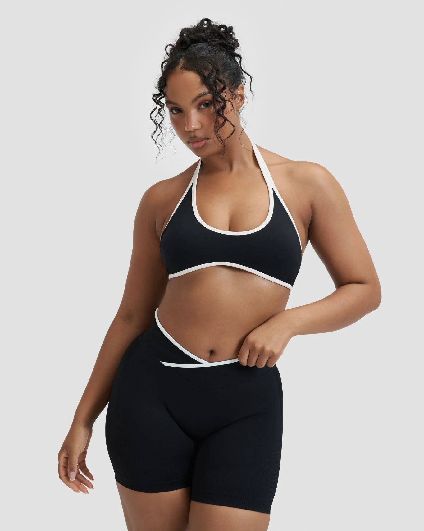 Elevate™ Outline Halterneck Bra | Night Black - Image 3