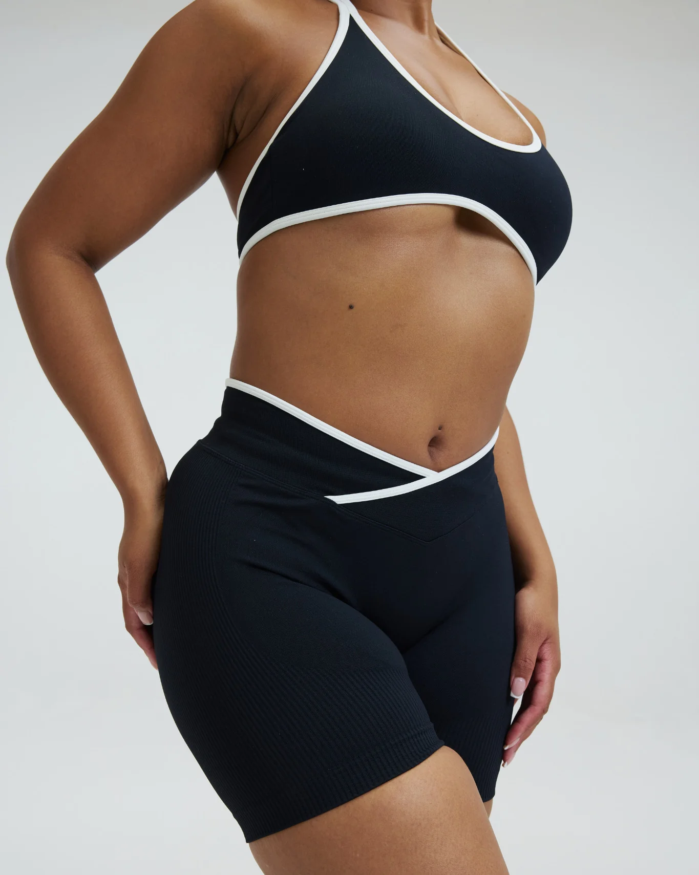 Elevate™ Outline Short Scrunch Shorts | Night Black - Image 8