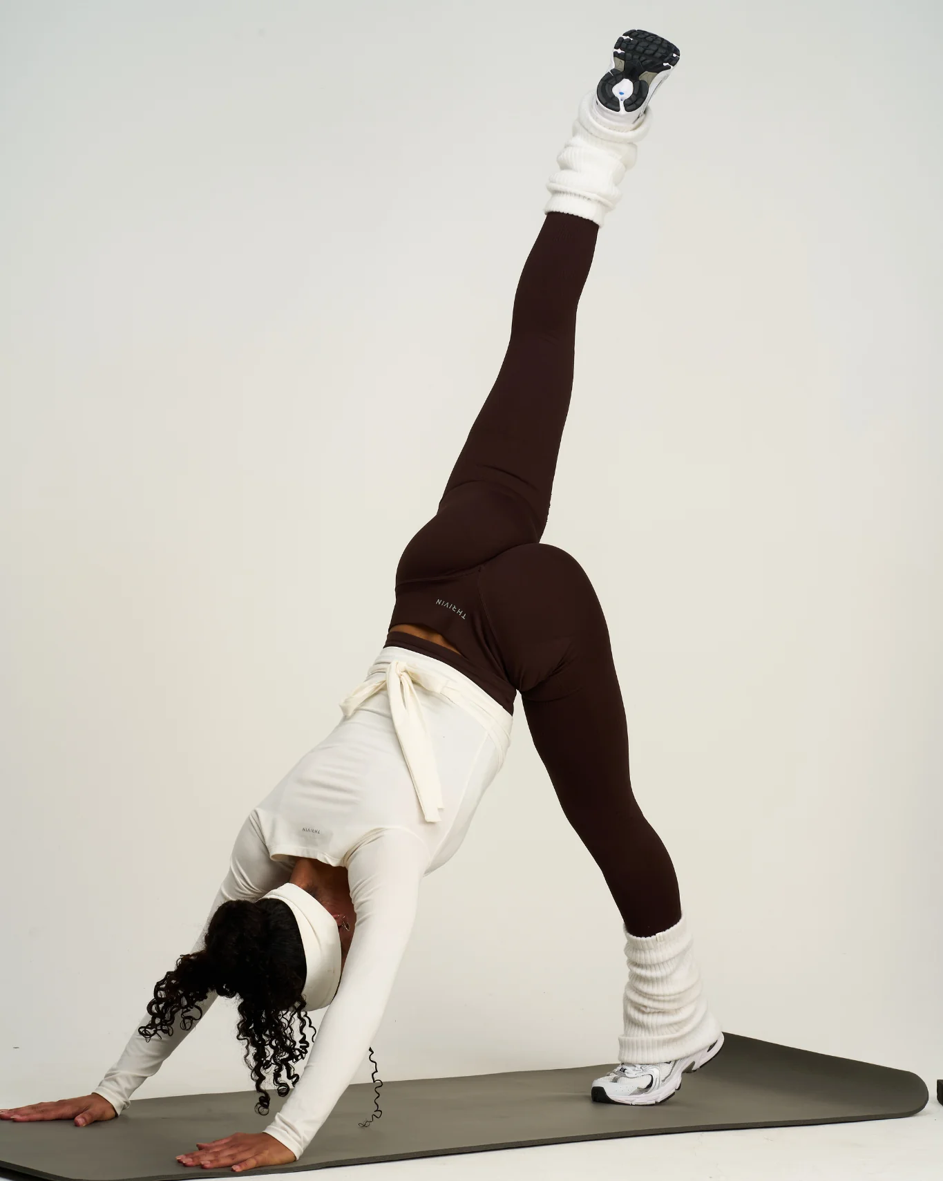 Elevate™ Sculpting Mid Waist Scrunch Leggings | Coffee - Image 8